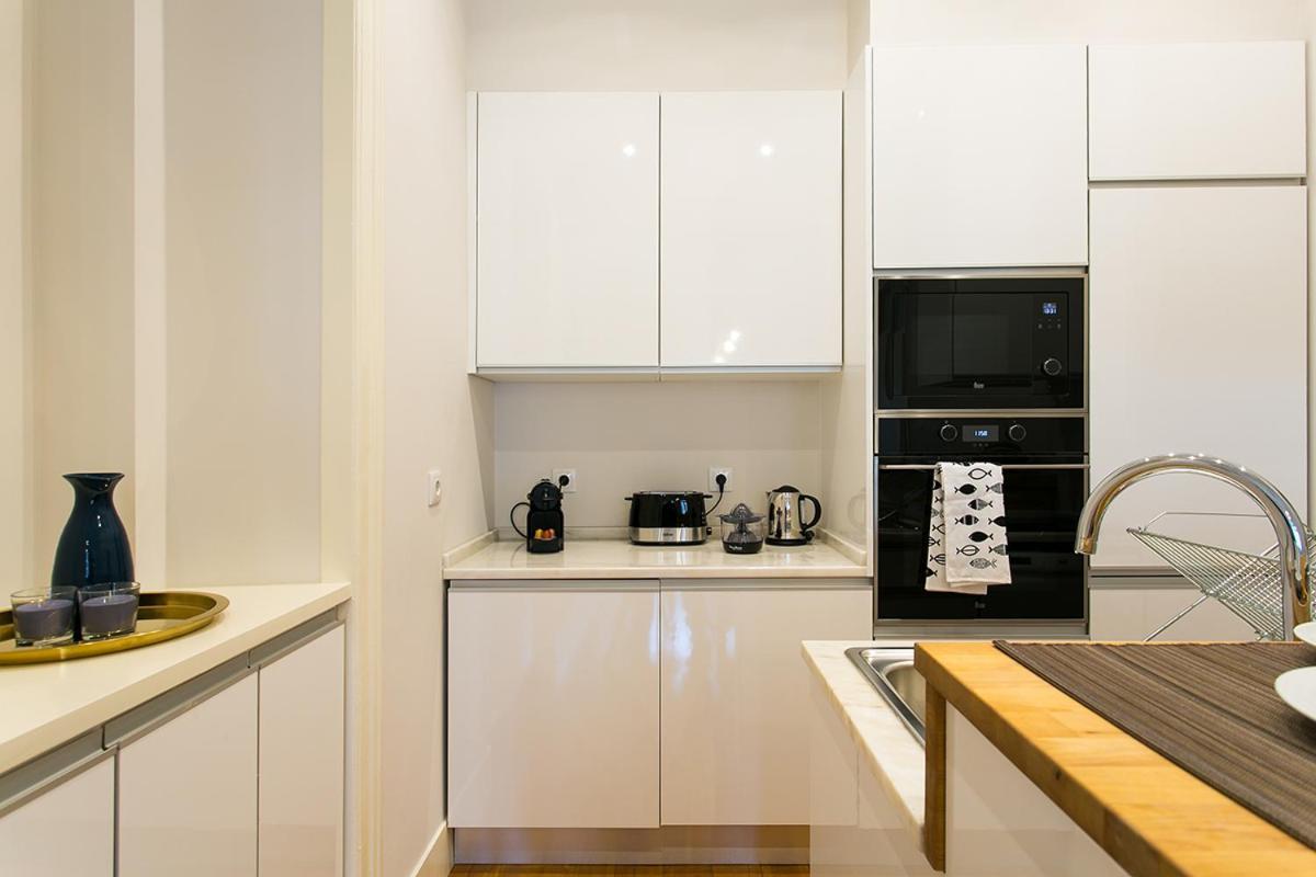 Lovelystay - Cozy 3Bdr Apartment In Estrela Lisboa Kültér fotó